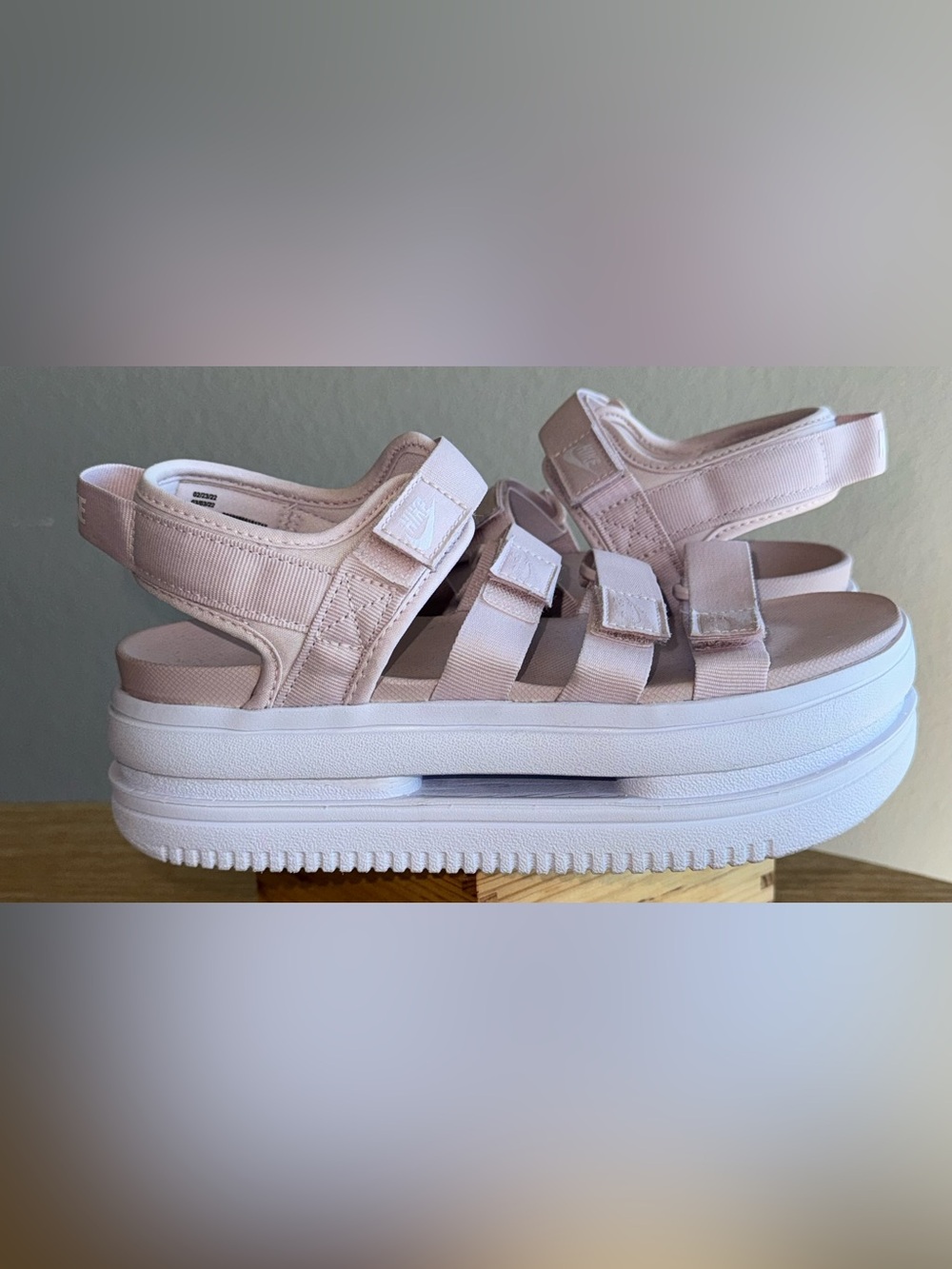 Nike Women’s Icon Classic Platform Sandals Pink Size 7 DH0224-600